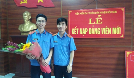 Chi bộ VKS huyện Sóc Sơn kết nạp Đảng viên mới